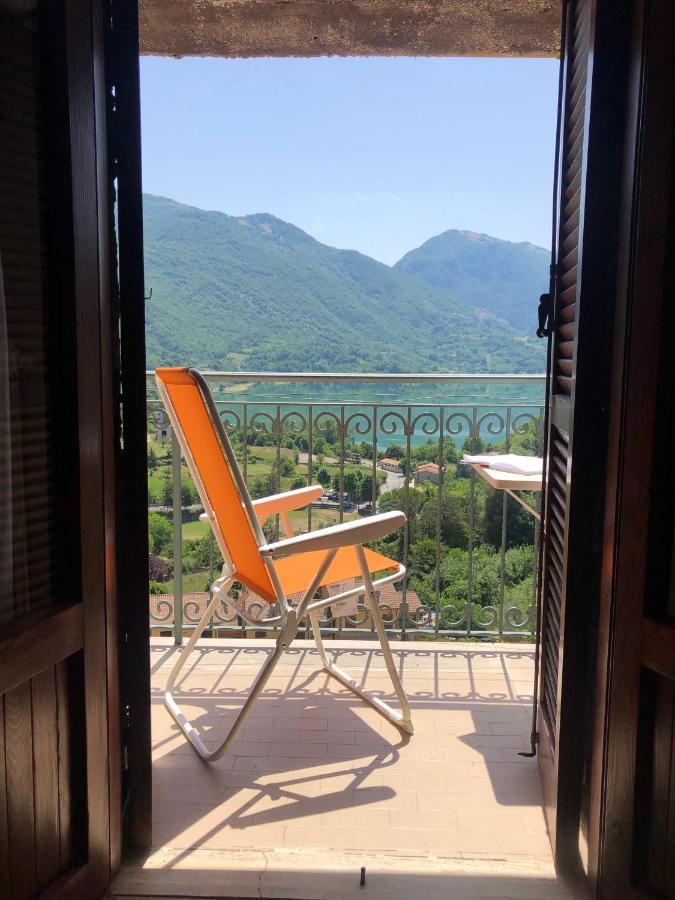 Stanza Con Terrazzo Vista Lago - Lakeholiday Castel di Tora Exterior foto