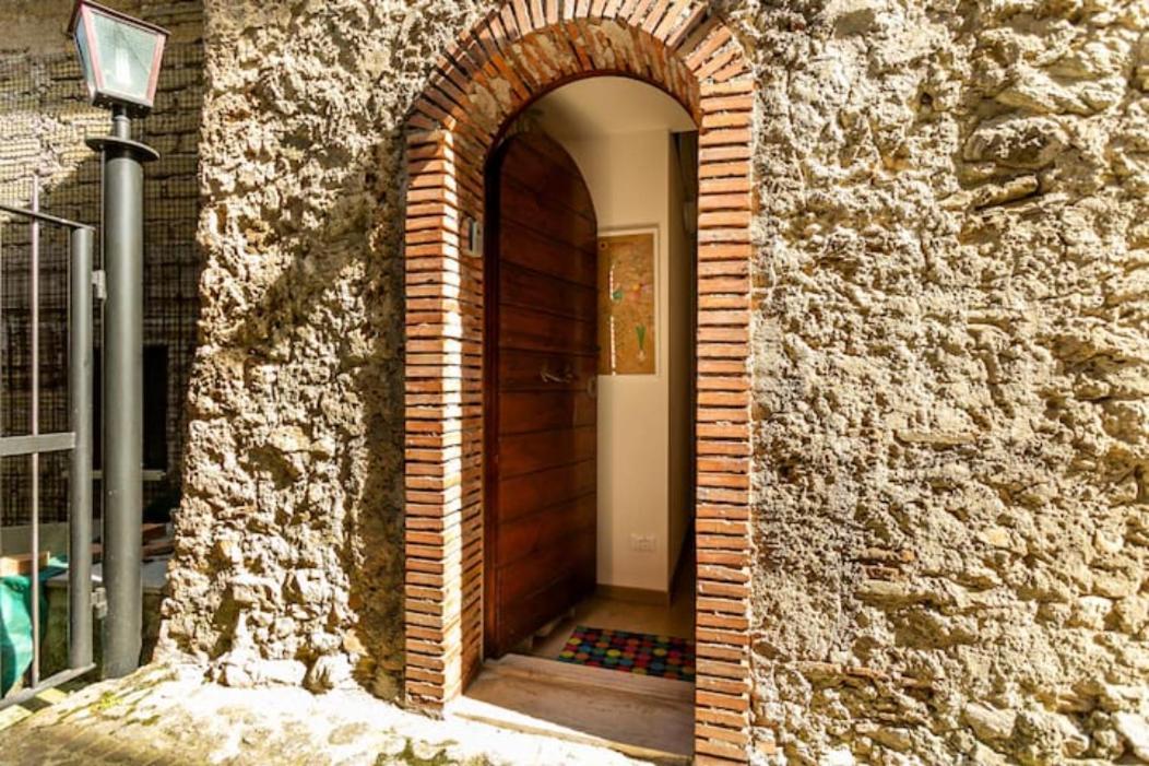 Stanza Con Terrazzo Vista Lago - Lakeholiday Castel di Tora Exterior foto