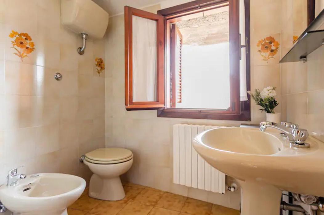 Stanza Con Terrazzo Vista Lago - Lakeholiday Castel di Tora Exterior foto